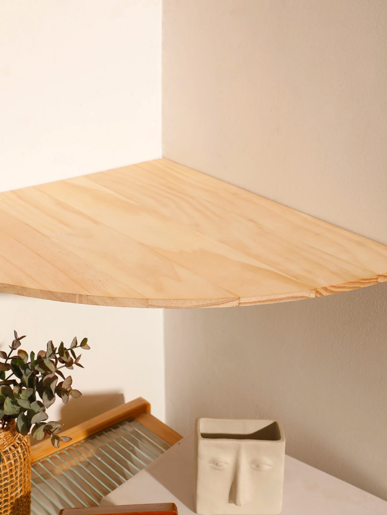 Étagère d'Angle Flottante en Bois — Salon, Chambre & Cuisine